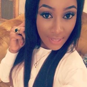 Meet your Posher, Lola